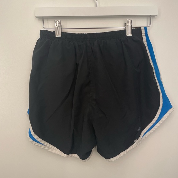 Nike Women’s Dri-Fit Black and Blue Running Shorts Size M - Picture 3 of 6